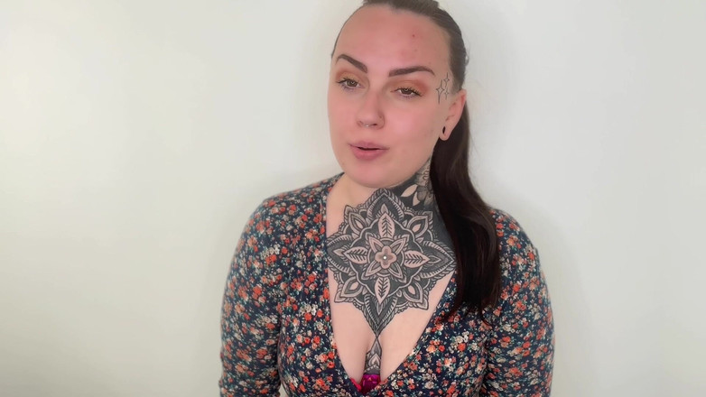 Miss Valentina: Большой черный член и крошечный белый член