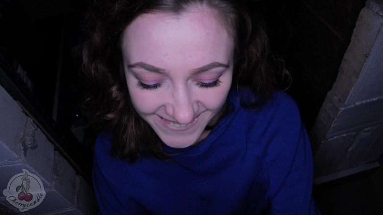 Cherrycandle: 내 이웃에게 펠라를 해주고 대박 사정