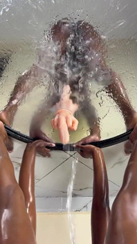 Specchio sul pavimento! Chi è il miglior squirter in qui!