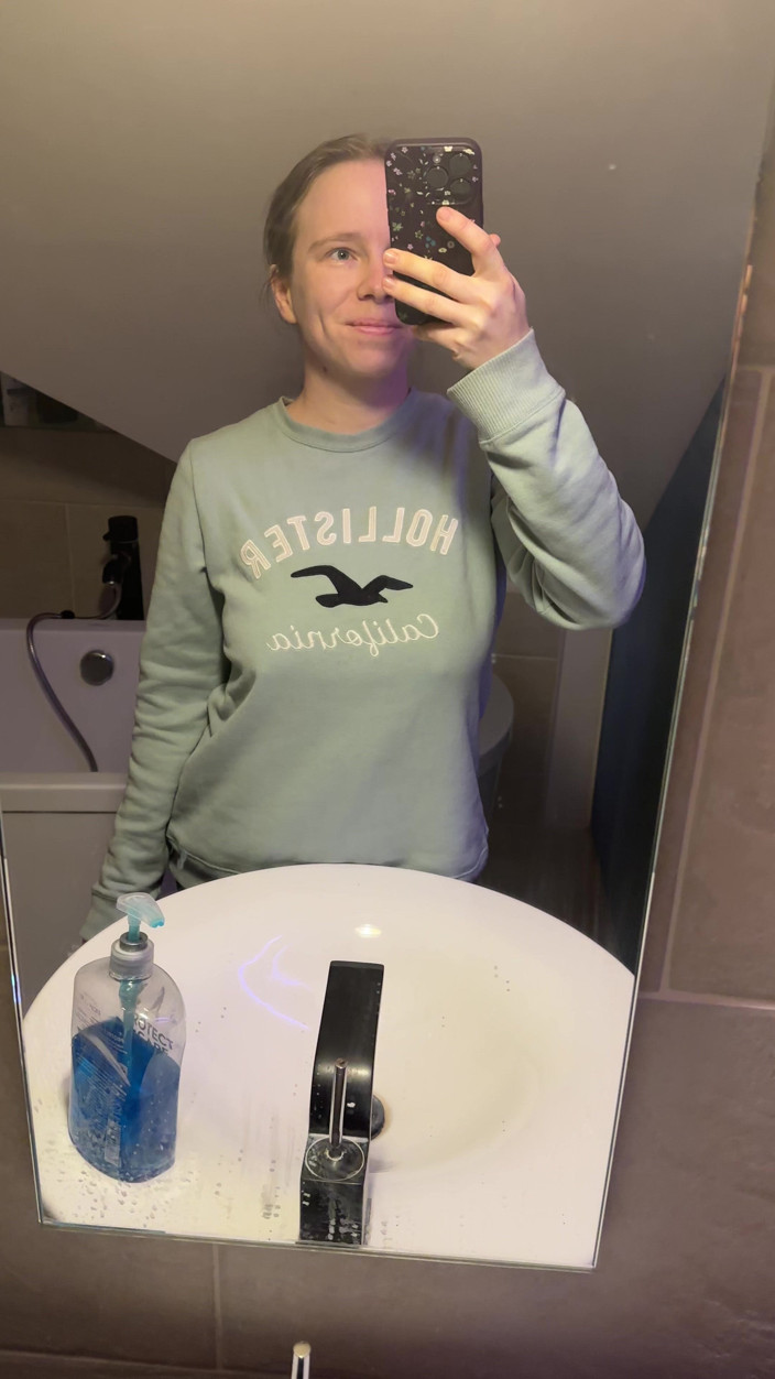 SweetLucy96: Undressed in the Bathroom