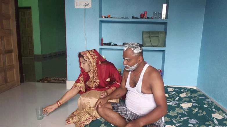 Sona bhabhi: Viejo tiene una aventura con su hijastra, cuando su hijastro...