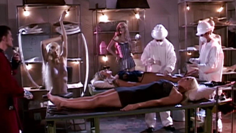 Alfacontent: Ohromující a prsatá blonďatá holka miluje jíst mrdku