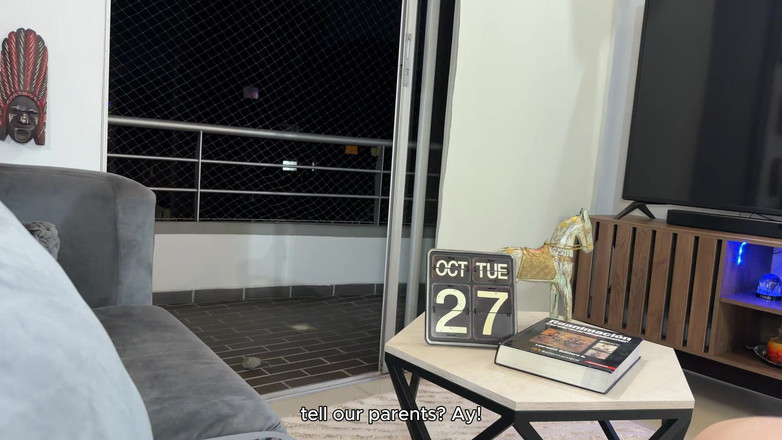 CaroGomez_: Moje nevlastní sestra je tak nadržená, že jsem jí musel naplnit...