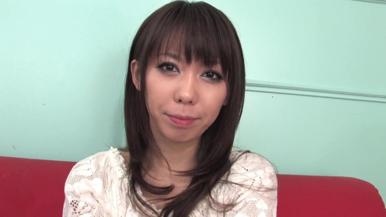 Solo Japanese: Calda ragazza giapponese si rade la figa prima di masturbarsi...