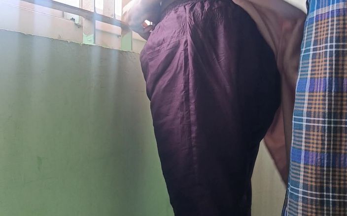 Laxi ammu: chennai hus fru njuter av rollspel romantik