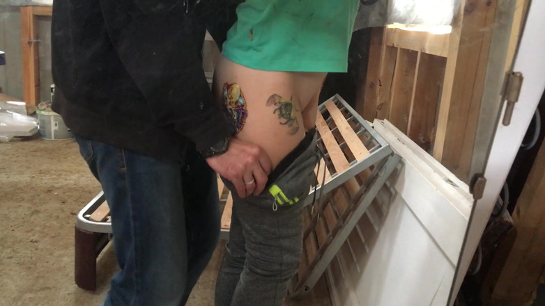 Risky Hairy Couple: Seorang pekerja berkongkek di Tapak Pembinaan Dan Pancutan Mani Di...