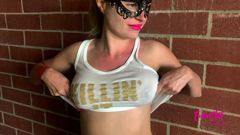 Euroslut: Slo-mo mang thai 22 tuần thả vú