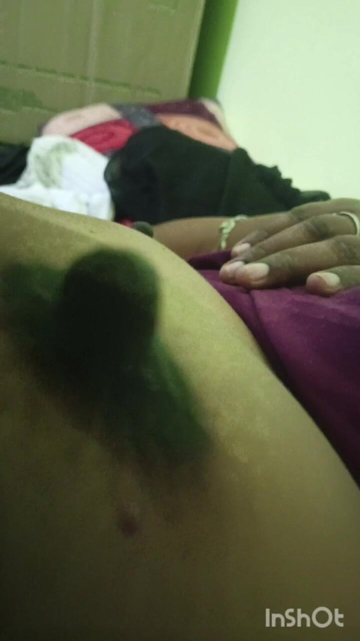 Hotmahi: Hotmahi romantická scéna