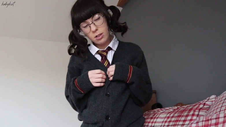 Fetpup: Bez siodełka rucha dziewczynę z gryffindoru