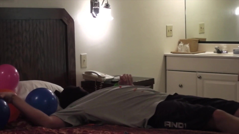 Full Weight Productions: Balloons don't stand a chance against BigmommaKat
