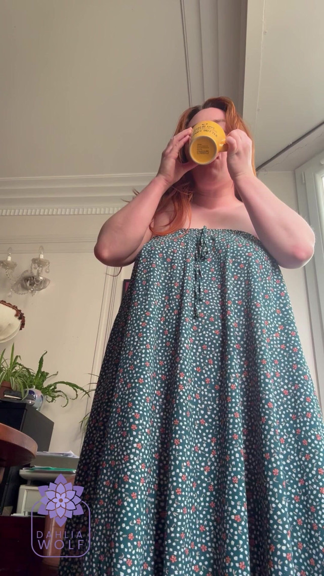 Big Booty Ass Clapping in Sundress (Dahlia Wolf)