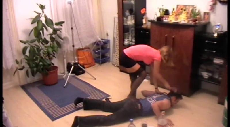 Femdom Austria: Chutando 2