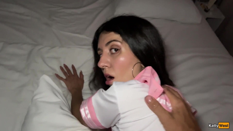 Katty West: mini skart pahni pyari ki tang gand men chudaee aur...