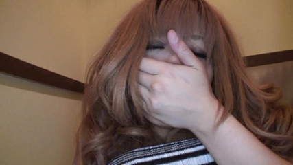 Pure Japanese adult video ( JAV): La ragazza giapponese si fa soddisfare la figa e squirta...