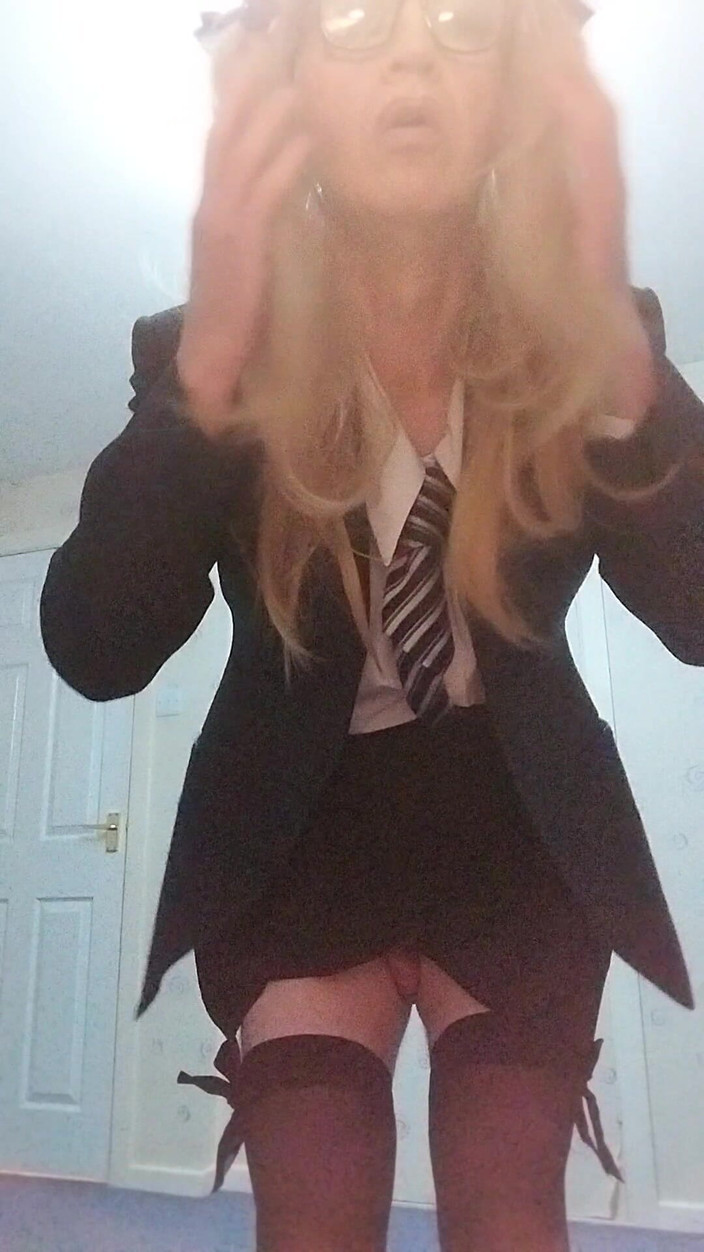 Cindy Belfast: Cindy üniformasını seviyor