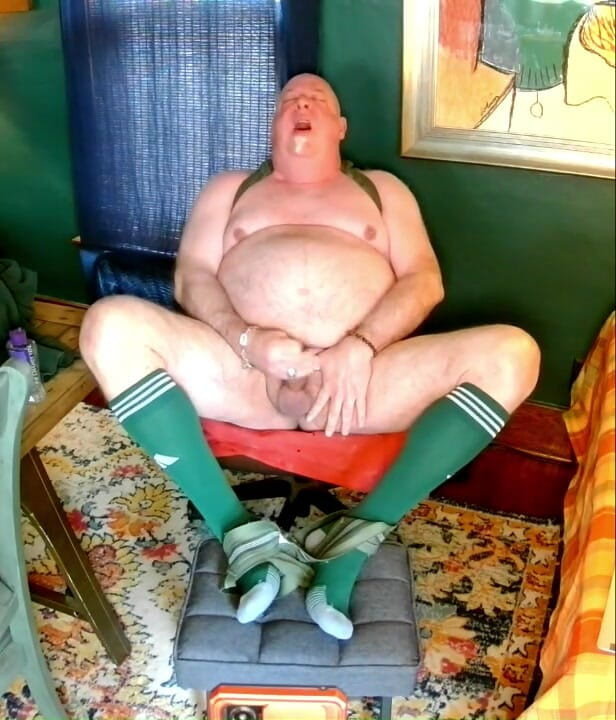 beardaddychub: Melancap dalam hijau!