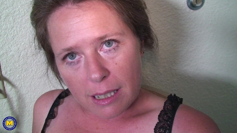 Mature NL: Mature Lady with Beautiful Horny Eyes Loves a Fat Black...