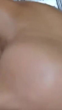 亚历克西斯德州在更衣室里性交