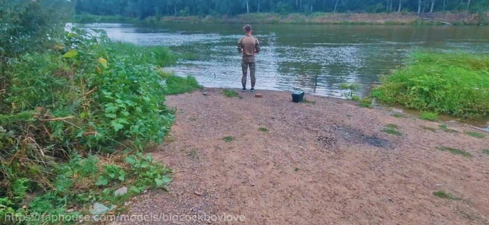 Big cock boy love: Soldiers Sucked Each Other's Dicks in Public Until They Cummed...