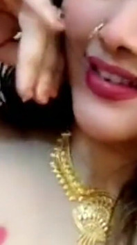 Desi Seductress Free Live Webcam Show