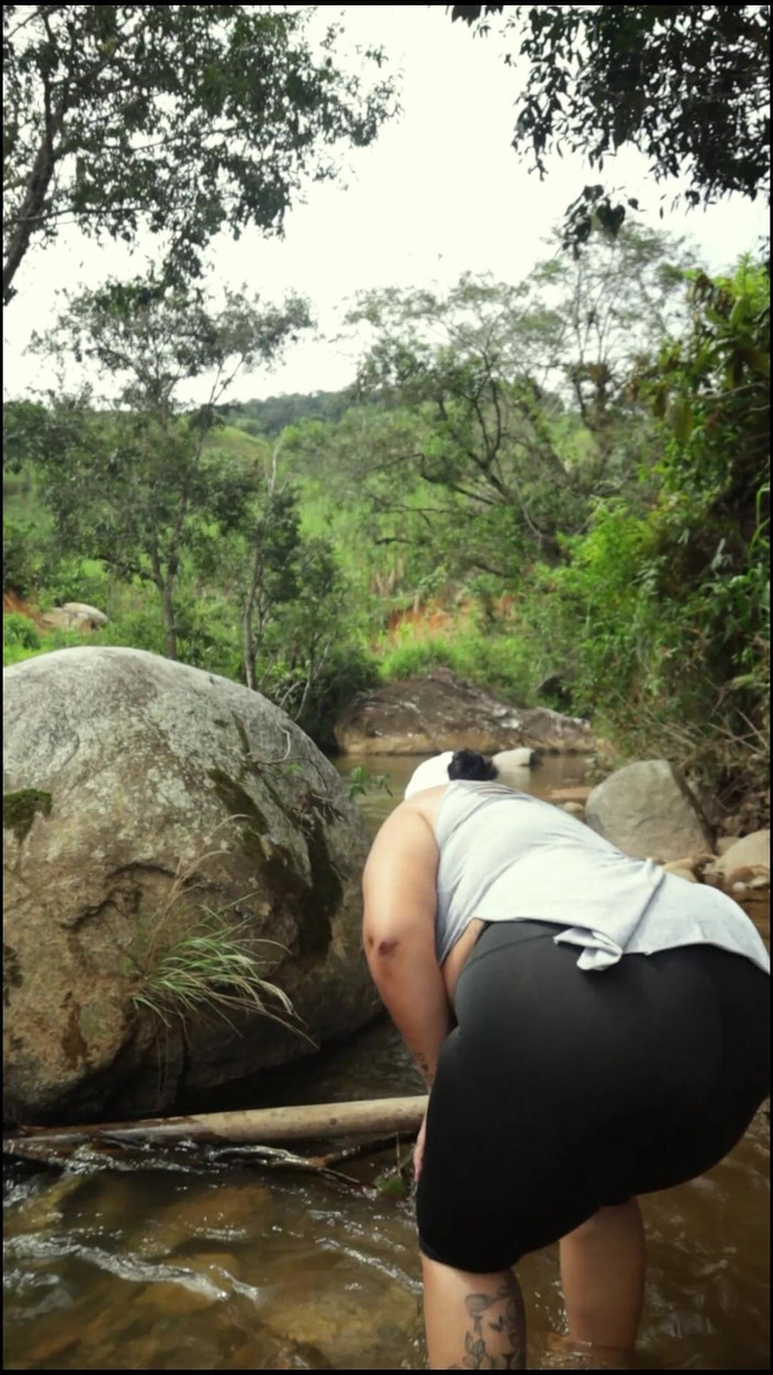 Lexly_16: À la recherche d’où baiser dans la rivière