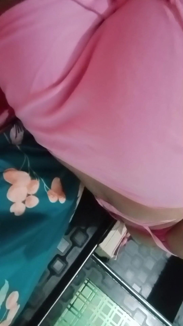 Gaurisissy: Indisk Gay Crossdresser Gaurisissy Visar och leker med sina stora...