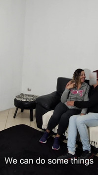 Il patrigno fece sesso con la fidanzata di suo figlio davanti a lui.