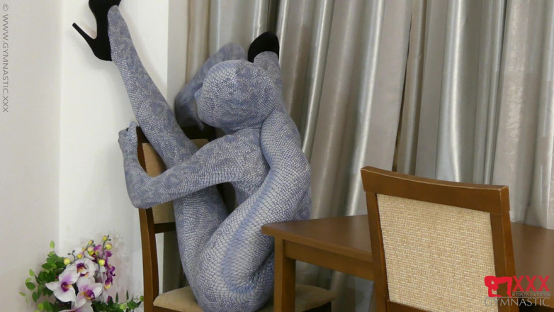 ZentaiDolls: Wrapping in the hotel