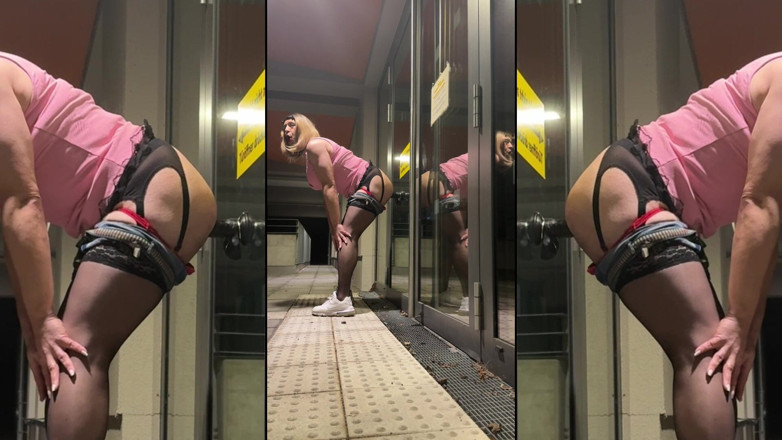 SissyDaniella: Maminsynek wewnątrz i na zewnątrz gry analnej