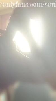 Musiał się spieszyć i dostać swoją spermę, zanim ktoś wejdzie