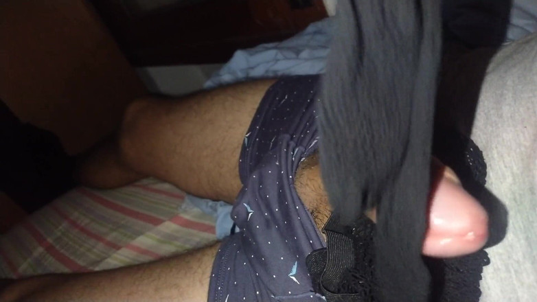 Lo Zborro: (dia Ita) Cuckold!, tôi xuất tinh vào vớ lưới cá...