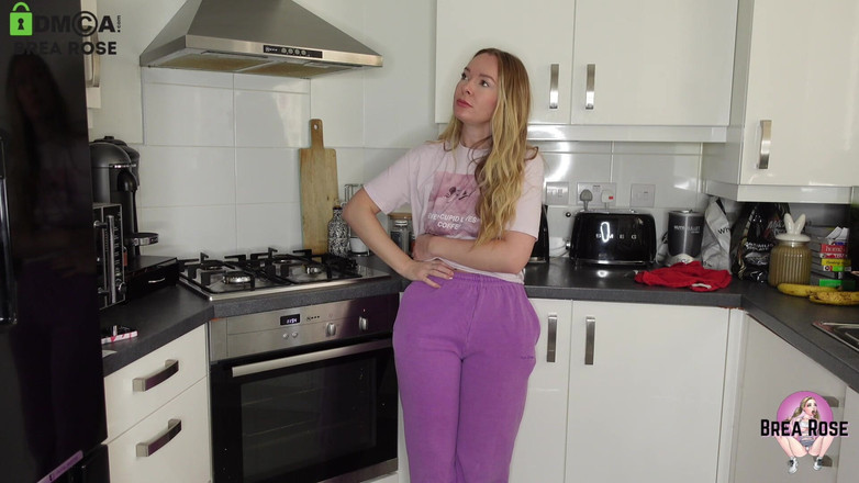 Brea Rose: Madrastra poseída por matón