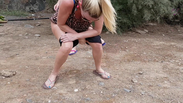 Dirty Tina: Public pissing in Spain
