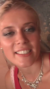 Casting děvka a blonďatá sexuální agentka sdílející ptáka ve trojce