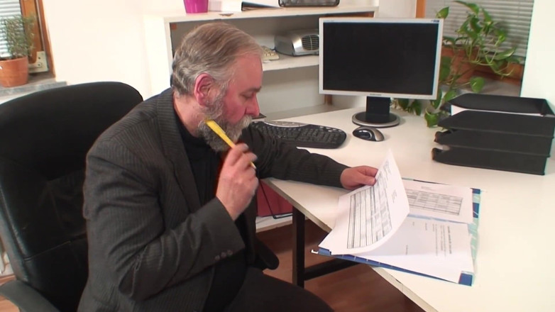 Kinky Angels: La segretaria bionda magra viene leccata e scopata nella figa