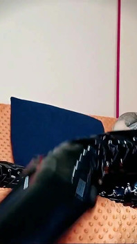 Lady angela oberschenkel hohe stiefel verehren domina pOV fetisch-göttin