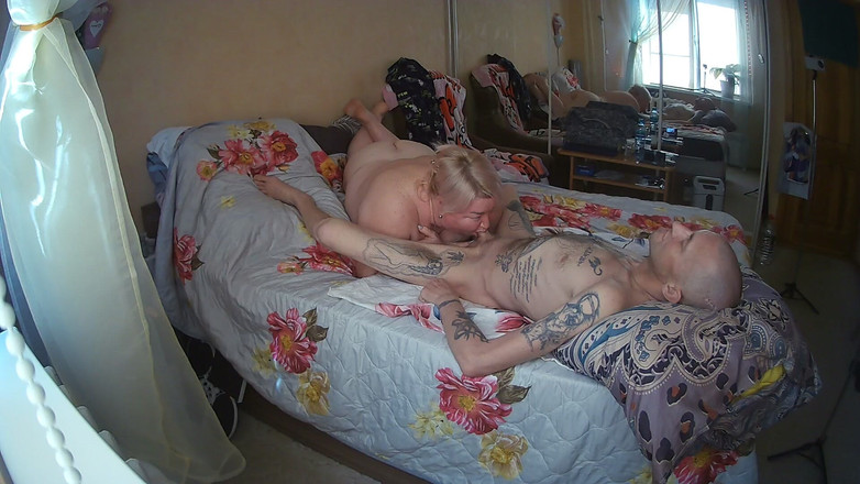 Zona901: 継母は彼女の休日に深いチンポをしゃぶる