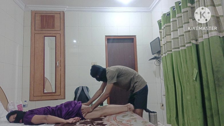 Poojakabir: Didi byla odvezena do hotelu, kde jí byla poskytnuta masáž,...