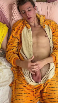 The Games of Three Twinks Grew Into a Juicy Fuck, Let a Tight Twink's Asshole Go Around in a Circle