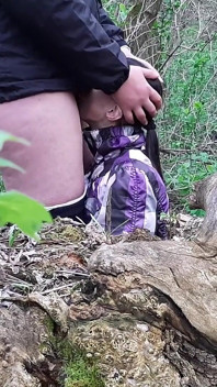 Risicovolle seks in het bos van echte lesbiennes - lesbische illusie