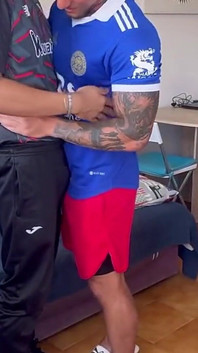 Il est venu regarder un match de football et j’ai marqué un but avec ma bite