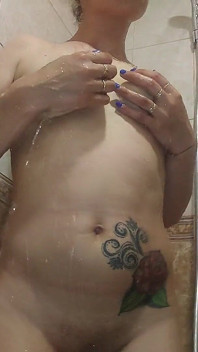 Pissing of a Hot Brunette