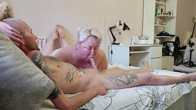 Zona901: sąsiad uwielbia połykać moją grubą spermę