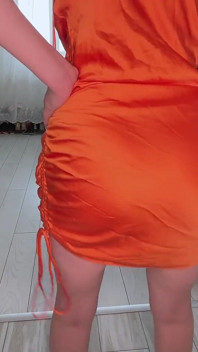 ヒールとドレスのキャットウォークオナラ