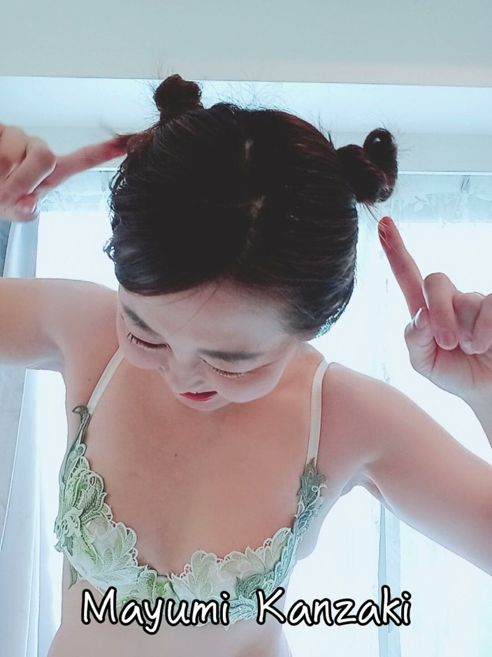Mayumi Kanzaki: บทพูดของผู้หญิงวัยผู้ใหญ่