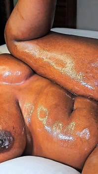 La Nonna Di 88 Anni Viene Scopata in Entrambi I Buchi Da Un Medico Gay