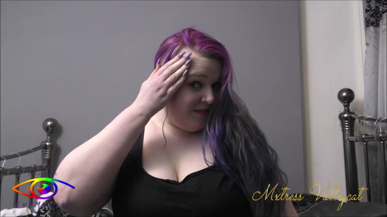 Mxtress Valleycat: Ear exploration