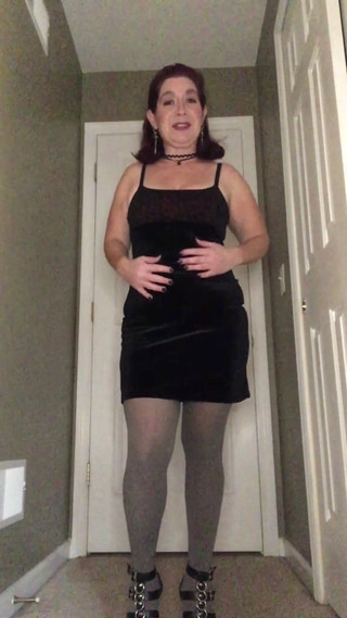 Elianna: Đồ lót mới để người mẫu và phun nước