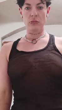 私の新しいトップスはどうですか?