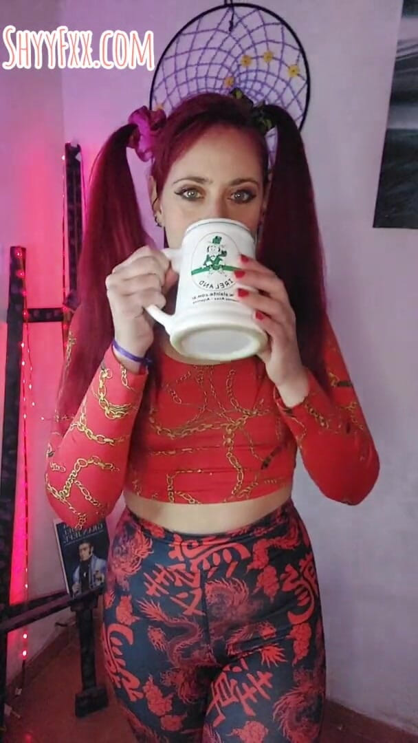 Tu Gauchita Argentina: Shyfxx il mio migliore amico vuole scoparmi nel culo e...